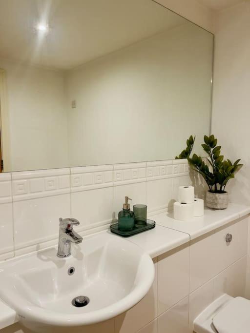 Beautiful Central Open Plan Living! Manchester Zewnętrze zdjęcie